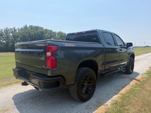 Used 2021 Chevrolet Silverado 1500 4x4 Crew Cab LT Trail Boss image 6