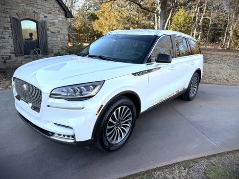 Used 2020 Lincoln Aviator Reserve image 1