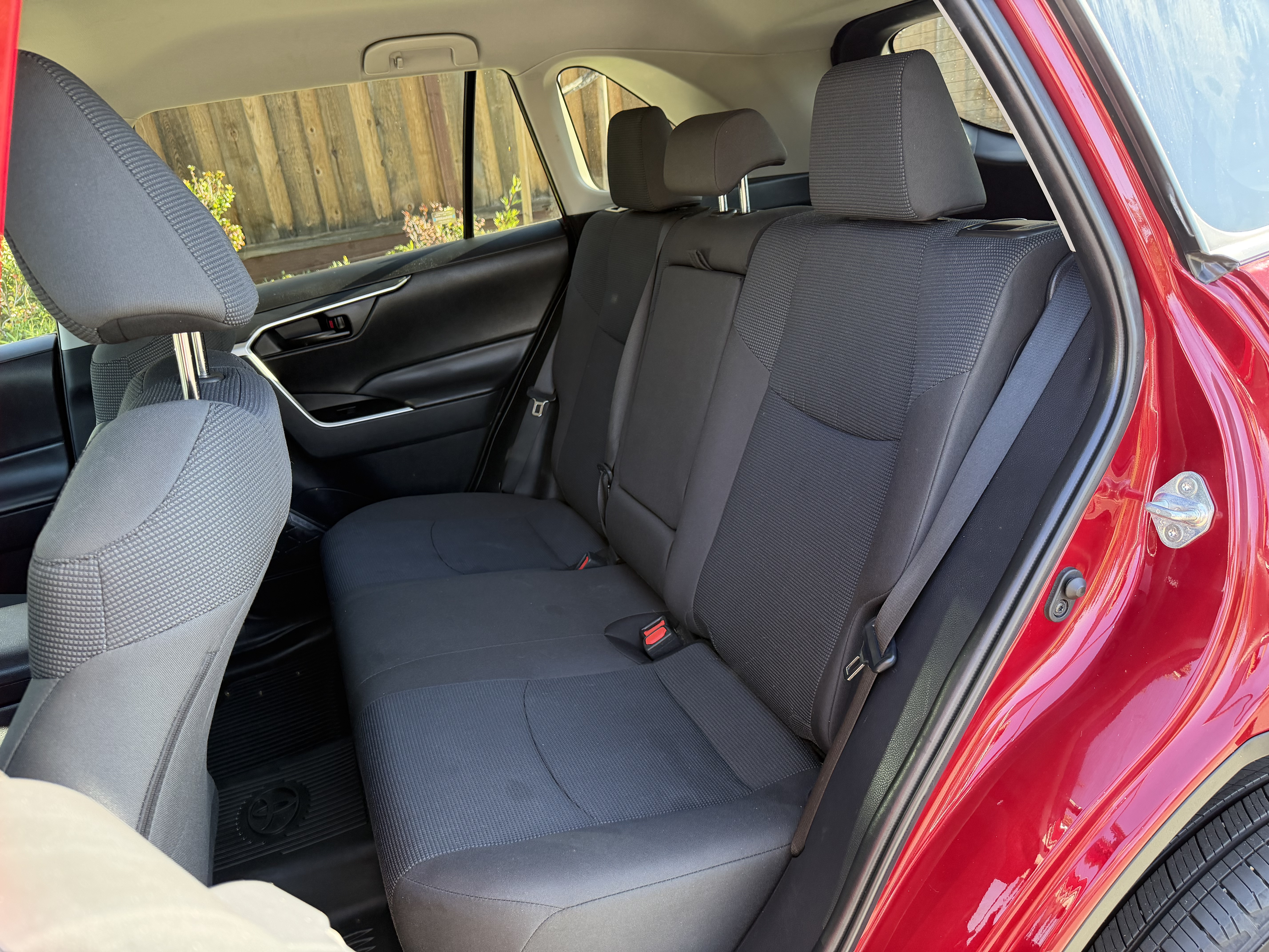Used 2023 Toyota RAV4 AWD LE image 17
