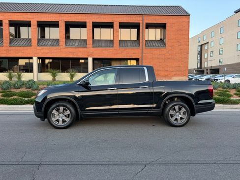Used 2020 Honda Ridgeline AWD RTL-E image 2
