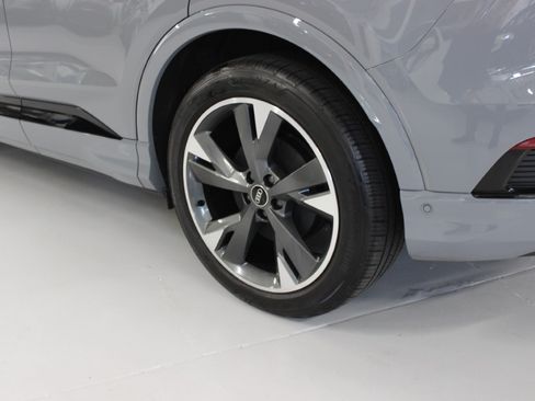 Used 2024 Audi Q4 e-tron quattro Premium Plus AWD/4WD image 12