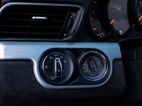 Used 2018 Porsche 911 GT3 image 18