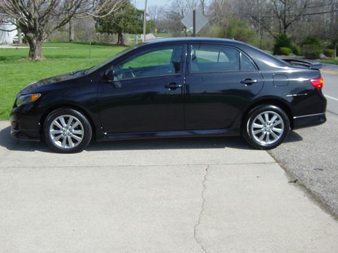 Used 2009 Toyota Corolla S image 2