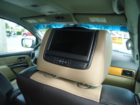 Used 2015 Nissan Armada 4WD w/ Platinum Reserve Pkg image 6