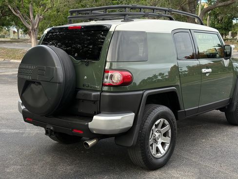 Used 2014 Toyota FJ Cruiser AWD/4WD image 47