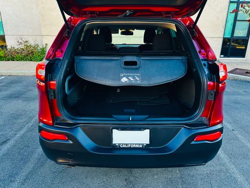 Used 2017 Jeep Cherokee FWD Sport image 11