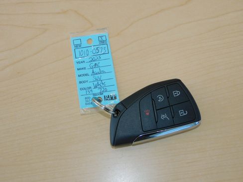 Certified 2025 GMC Acadia Elevation image 32