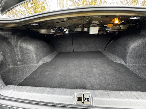 Used 2010 Subaru Legacy 2.5i Limited image 24