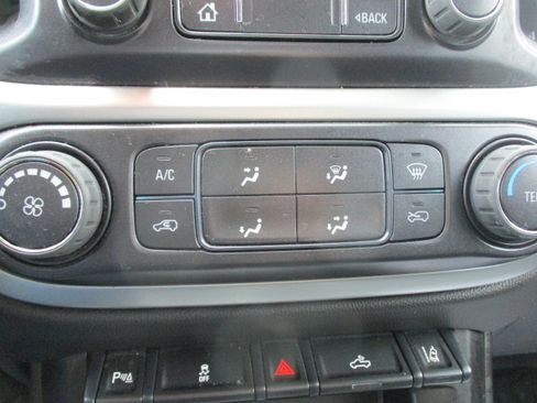 Used 2022 Chevrolet Colorado LT image 39