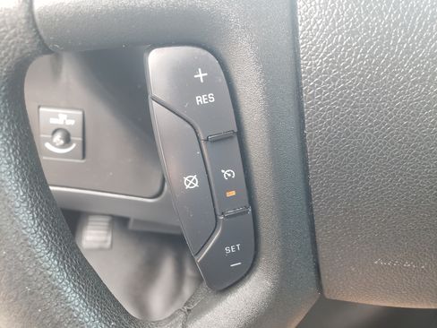 Used 2020 Chevrolet Express 2500 image 17