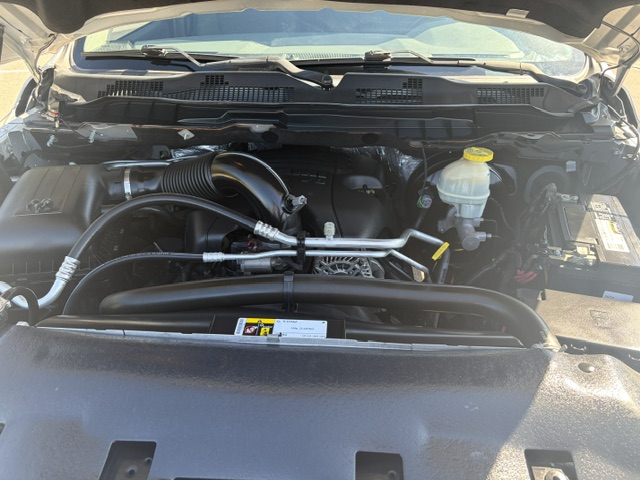 Used 2017 RAM 1500 4x4 Crew Cab Big Horn image 14