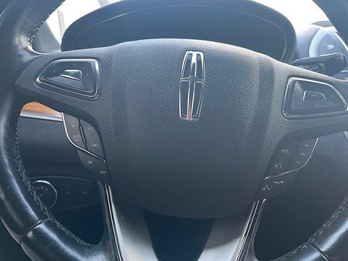 Used 2019 Lincoln MKC Select image 31