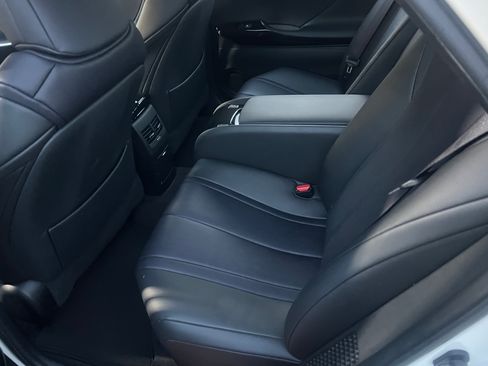 Used 2019 Toyota Mirai image 16