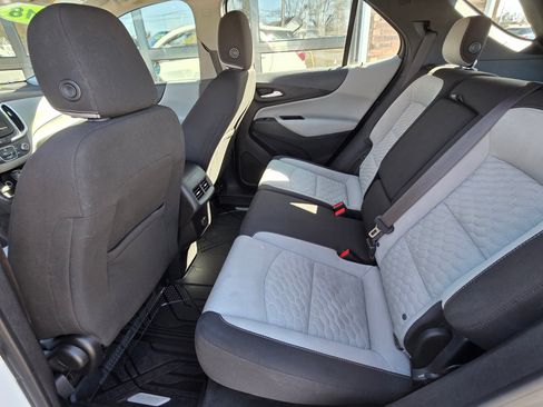 Used 2018 Chevrolet Equinox LS image 11