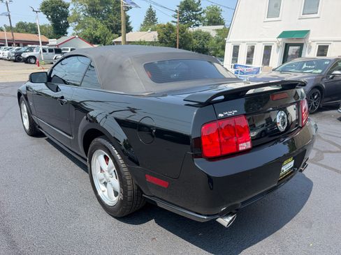 Used 2007 Ford Mustang GT Convertible RWD image 35