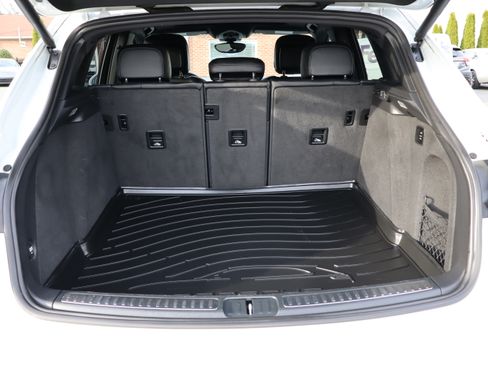 Used 2018 Porsche Macan Sport Edition image 12