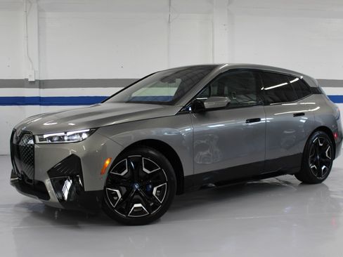 Used 2024 BMW iX M60 image 2