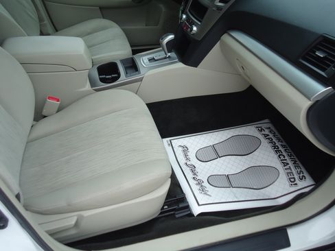 Used 2014 Subaru Outback 2.5i image 9