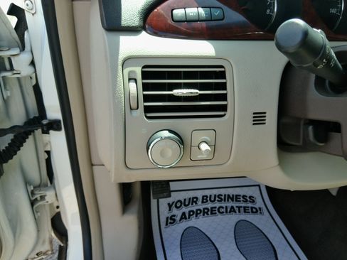 Used 2008 Buick Lucerne CX FWD image 39