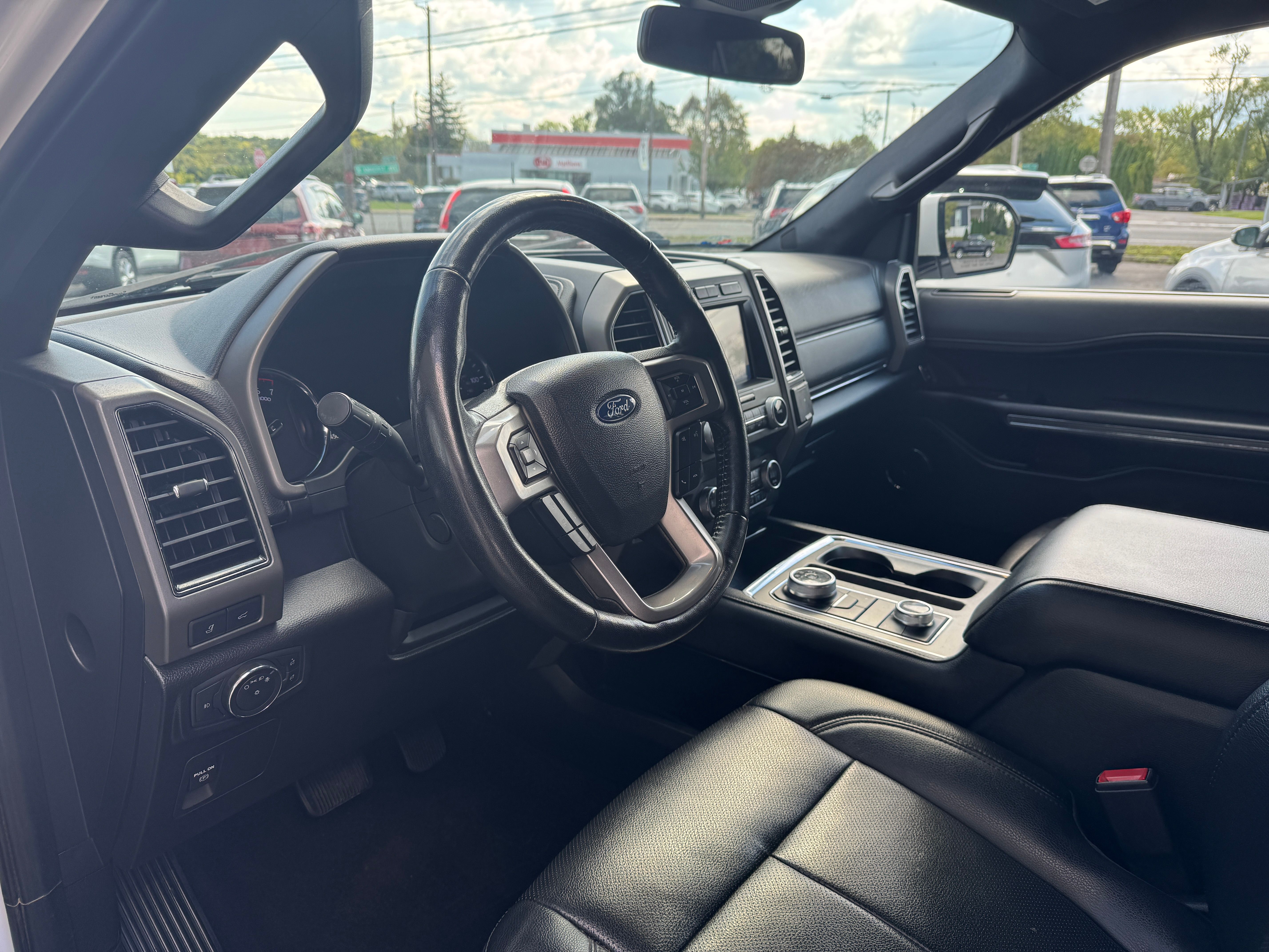 Used 2021 Ford Expedition 4WD XLT image 8
