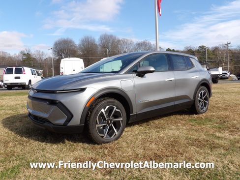 New 2026 Chevrolet Equinox EV LT image 1