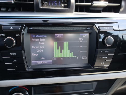 Used 2016 Toyota Corolla LE image 23