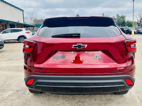 Used 2025 Chevrolet Trax RS image 15