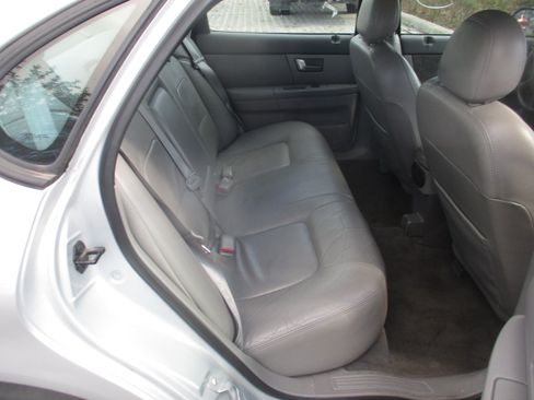 Used 2002 Ford Taurus LX image 10