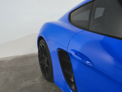 Used 2022 Porsche 718 Cayman S image 25