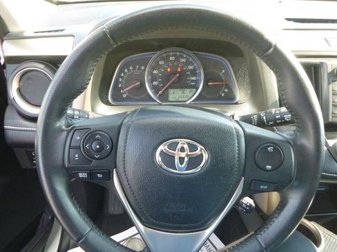 Used 2013 Toyota RAV4 AWD Limited image 28