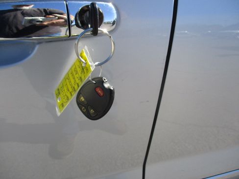 Used 2013 Chevrolet Traverse LT image 12