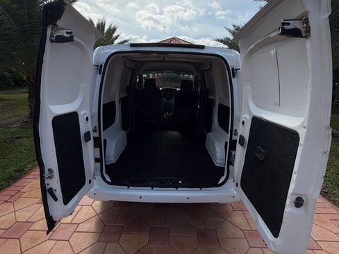 Used 2020 Nissan NV200 SV Van 4D FWD image 5