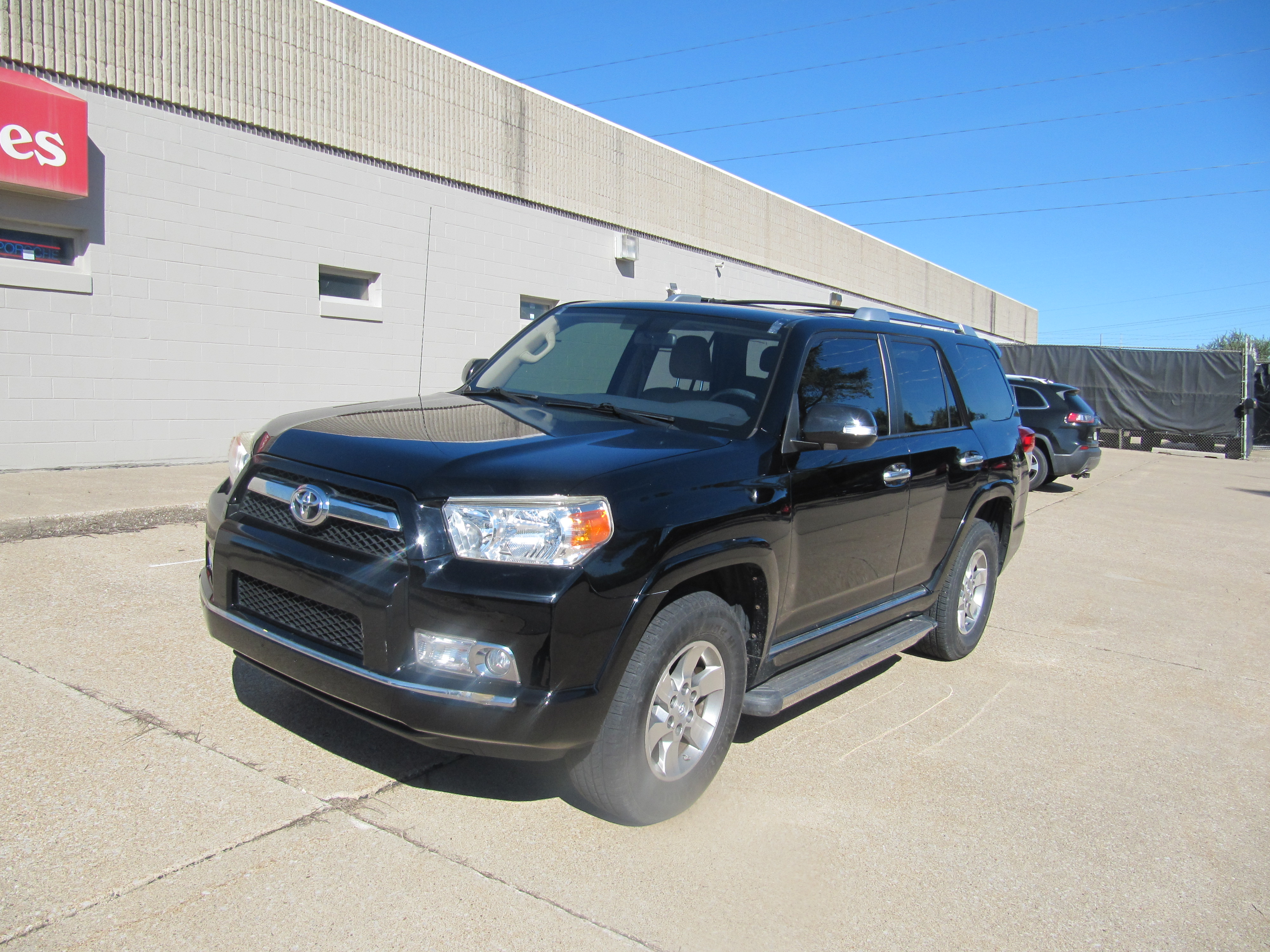 Used 2011 Toyota 4Runner 4WD image 2
