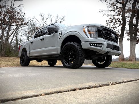 Used 2023 Ford F150 XLT image 9