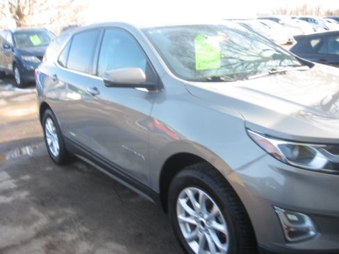 Used 2018 Chevrolet Equinox LS image 3