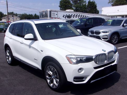 Used 2017 BMW X3 xDrive28i AWD/4WD image 1