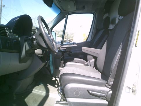 Used 2013 Mercedes-Benz Sprinter 2500 image 9