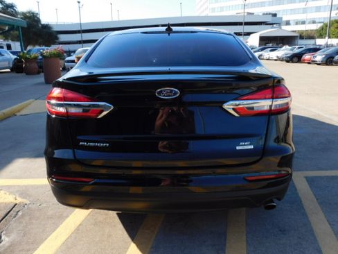 Used 2019 Ford Fusion SE image 7