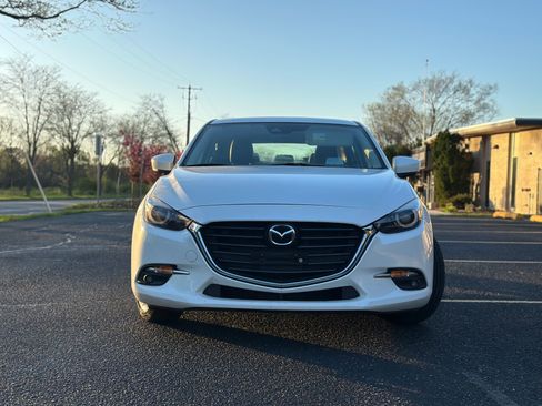 Used 2017 MAZDA MAZDA3 Grand Touring FWD image 2