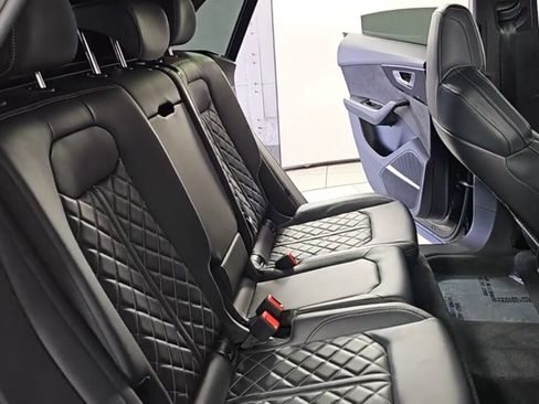 Used 2022 Audi SQ8 Premium Plus image 33