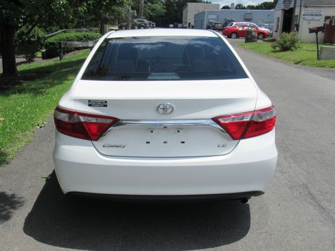 Used 2015 Toyota Camry LE FWD image 8