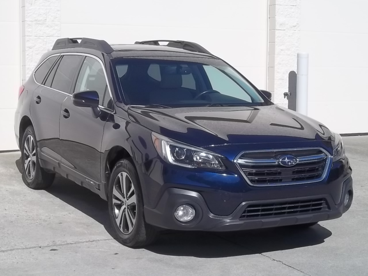 Used 2018 Subaru Outback 2.5i Limited AWD/4WD image 3