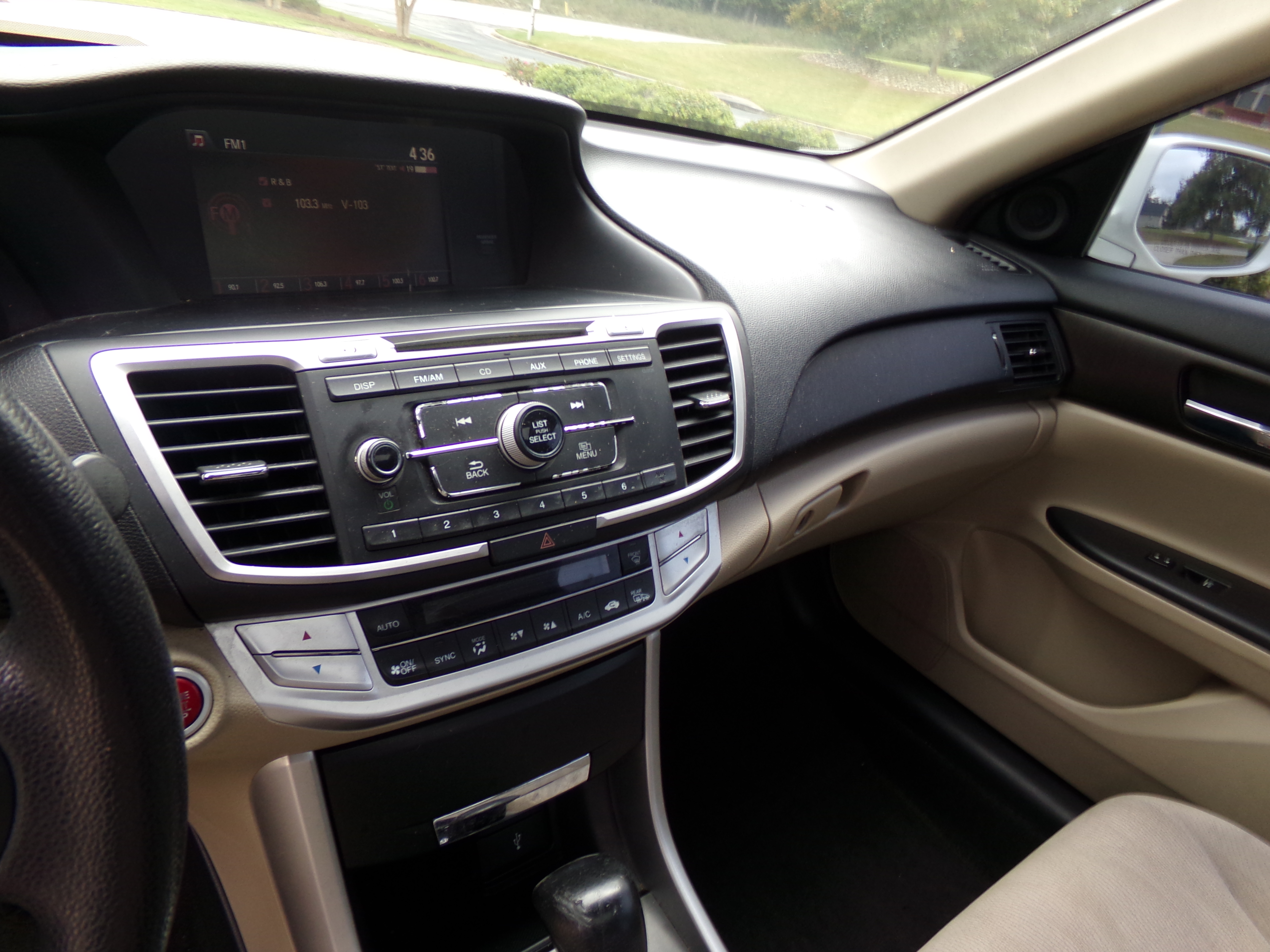 Used 2015 Honda Accord EX Sedan image 11