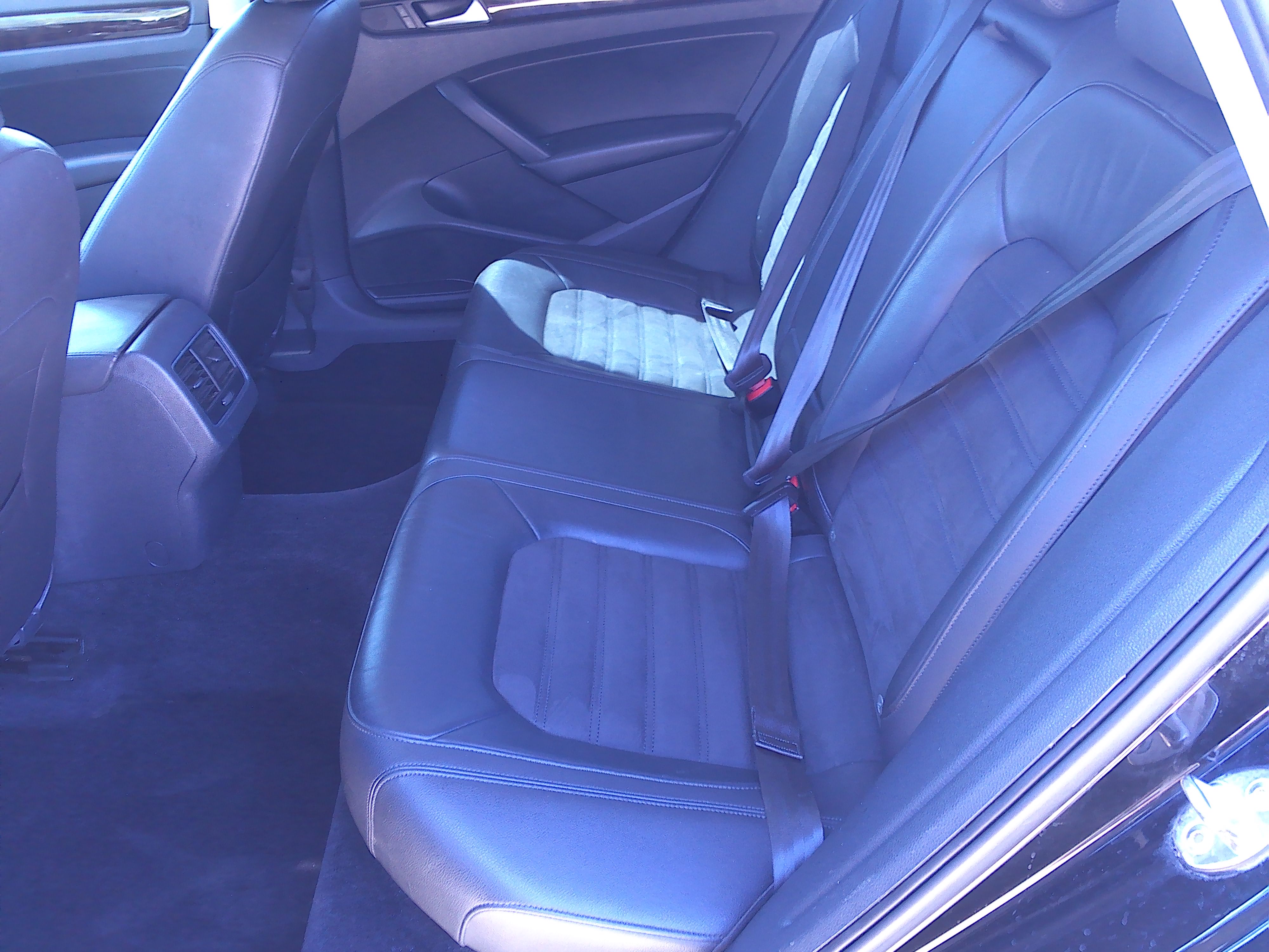 Used 2015 Volkswagen Passat TDI FWD image 8