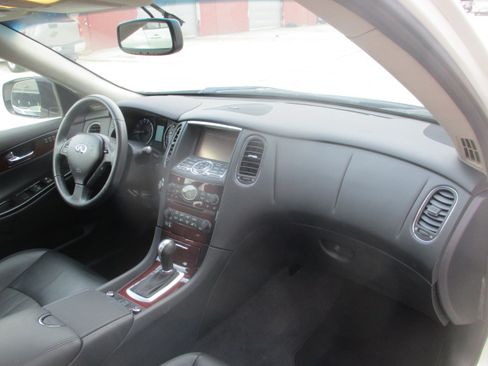 Used 2017 INFINITI QX50 Journey image 18