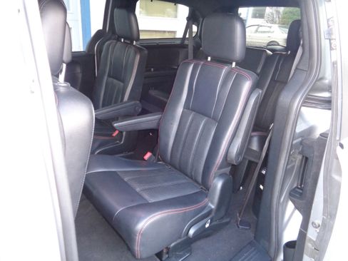 Used 2017 Dodge Grand Caravan GT image 5