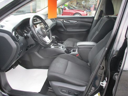 Used 2020 Nissan Rogue FWD SV 2.5L 4-Cyl SUV image 18