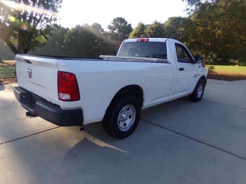 Used 2016 RAM 1500 Regular Cab Tradesman RWD image 3