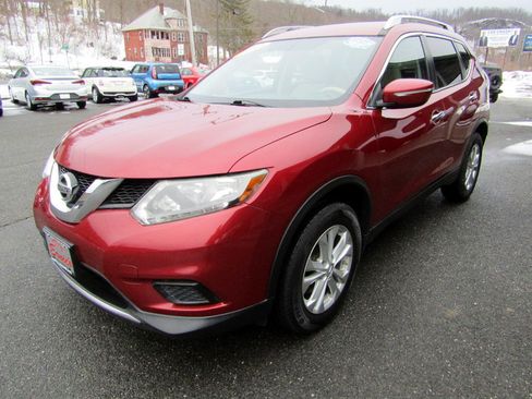 Used 2015 Nissan Rogue SV image 4