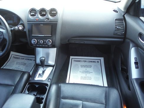 Used 2011 Nissan Altima 3.5 SR Sedan FWD image 9
